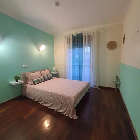 Bed & Breakfast Emanuel's Canecas